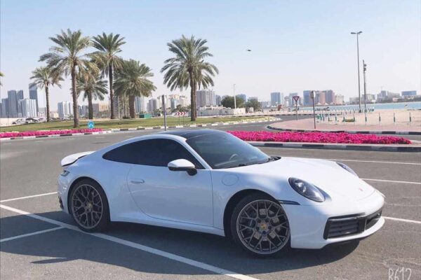 Rent Porsche 911 Turbo S Dubai