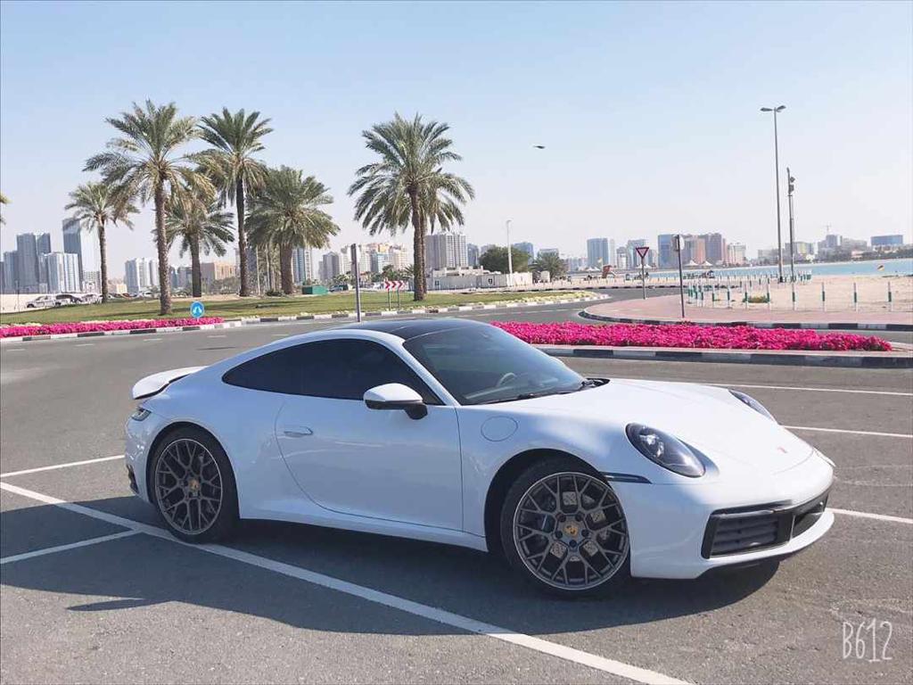 Rent Porsche 911 Turbo S Dubai